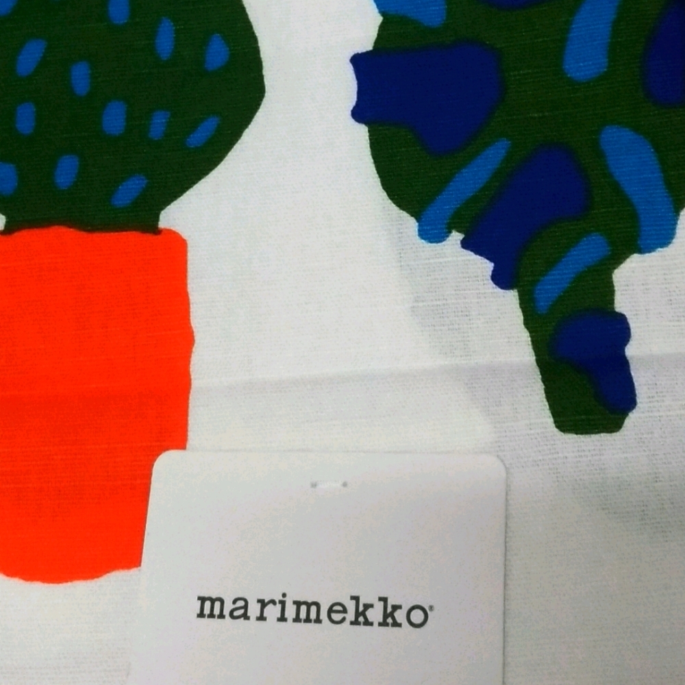 Marimekko🍅🥒🥕🍄🍆 tea towels